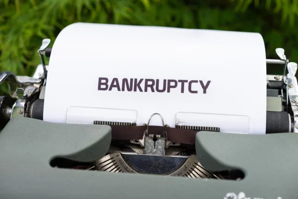 Commercial Bankruptcy Filings Surge, Signaling Widespread Business Distress