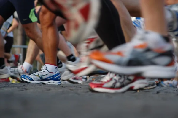 Deckers Outperforms Market Expectations as Hoka Brand Momentum Surges