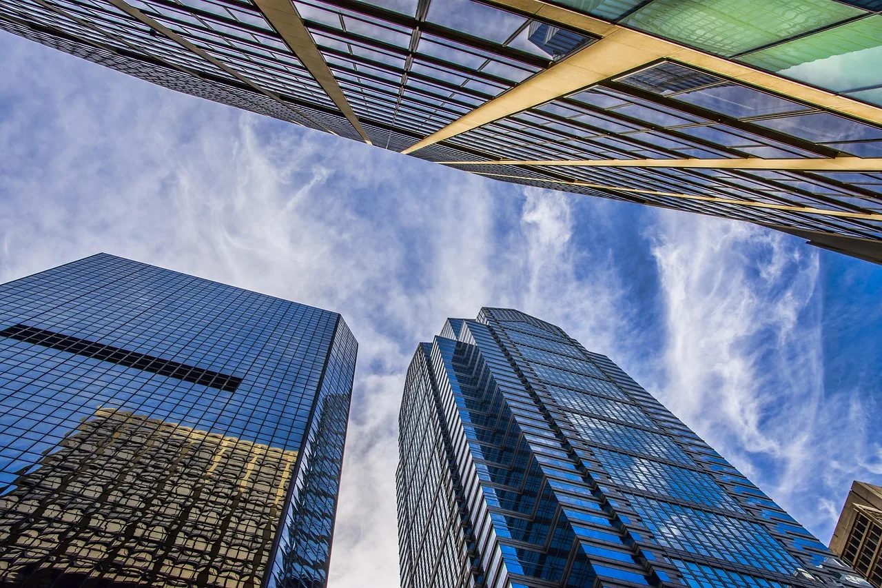 Esentia Secures Capital Through Dual-Tranche Senior Notes Offering