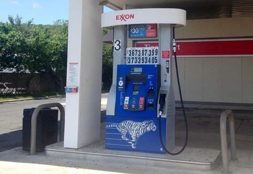 Fuel Efficiency Myths: Debunking the Best Time to Refuel