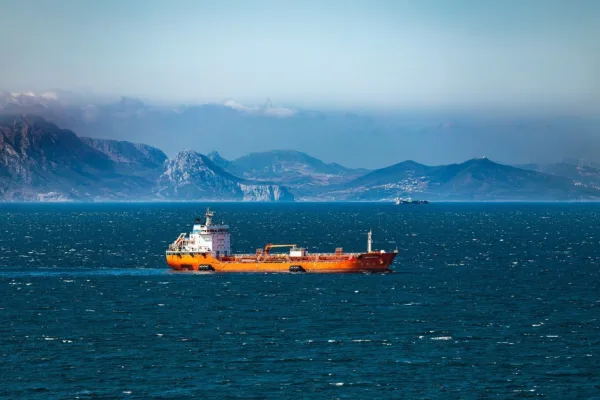 Geopolitical Tensions Ignite Oil Markets as Trump Rejects Iran Peace Bid
