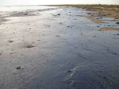 Global Oil Markets Face Volatility as Inventory Depletion and Geopolitical Tensions Converge