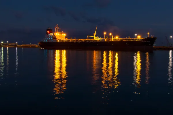 Global Oil Markets Surge as Geopolitical Tensions Between U.S. and Iran Escalate