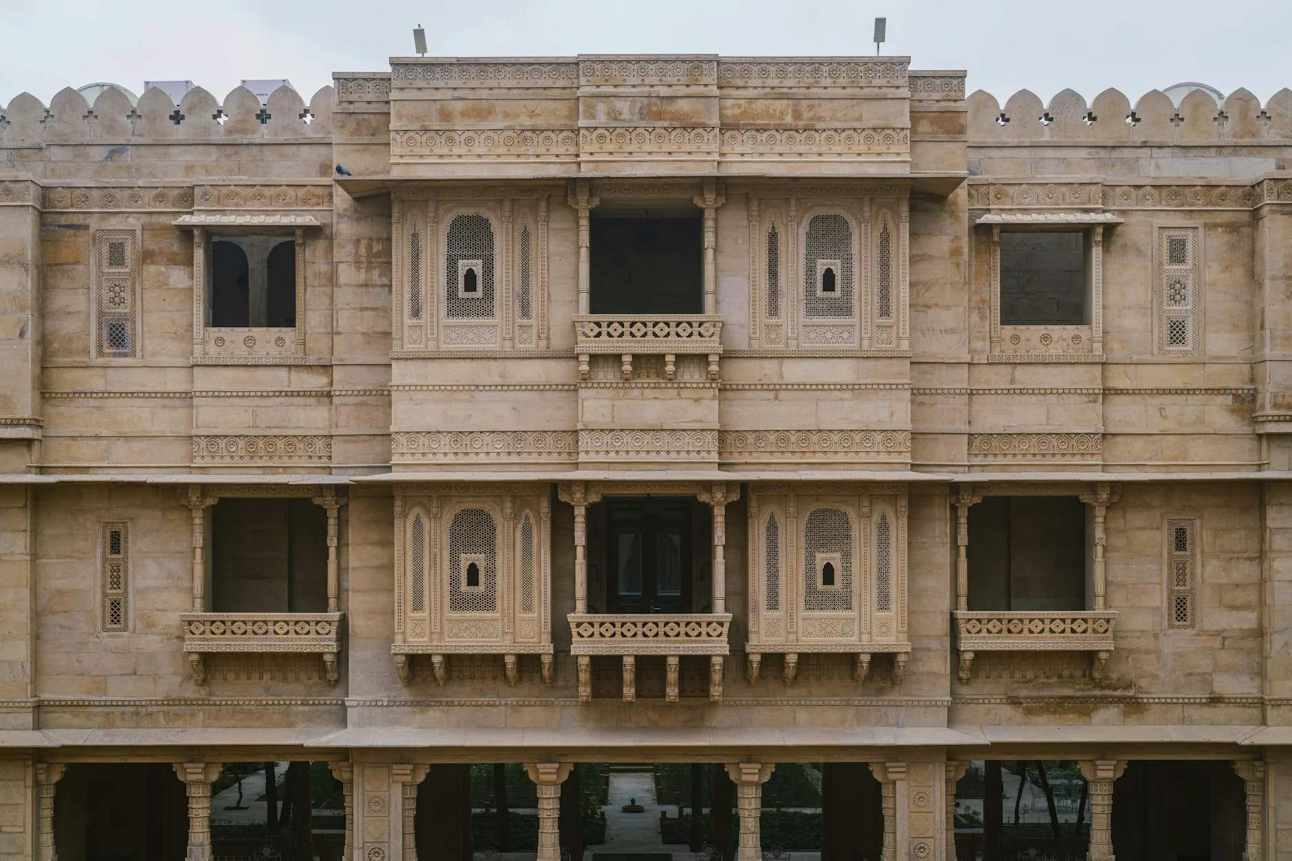 ITC Hotels Reports 23% Profit Growth and Strategic Acquisition in Q4 FY26