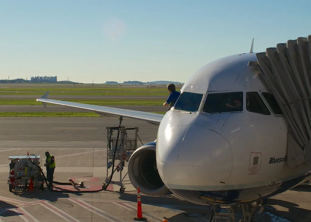 JetBlue Pivots Strategy Following Spirit Airlines' Market Retrenchment