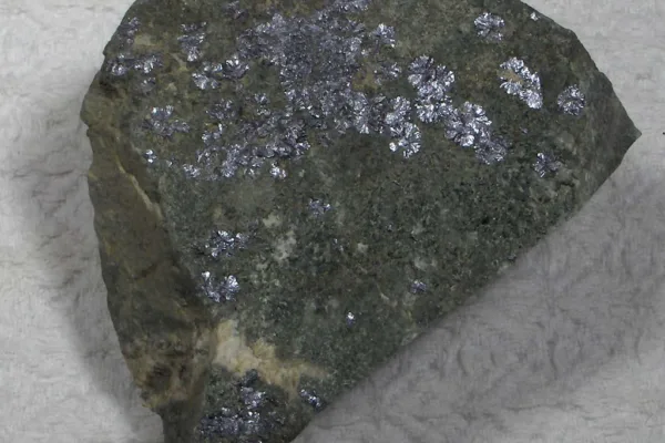 Lomiko Metals Advances La Loutre Graphite Project with Positive Pre-Feasibility Study