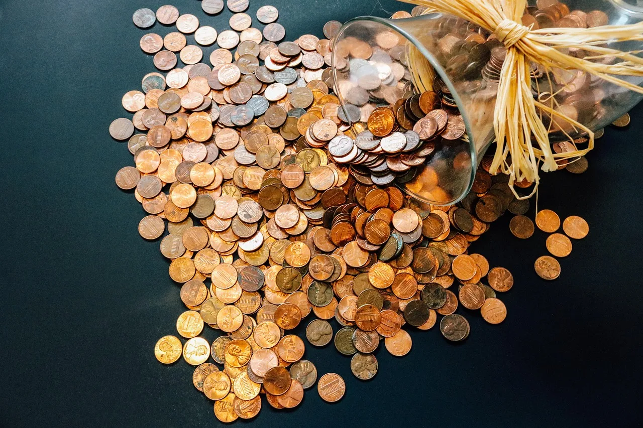 Navigating Economic Headwinds: Debates on Corporate Reporting and UK Debt Warnings
