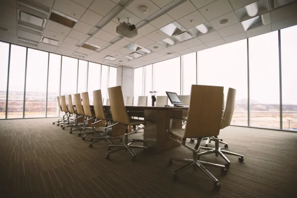 Regulators Mandate Executive Pay-for-Performance Links in Insurance Sector
