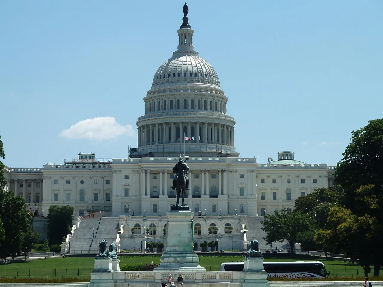 Senator Thom Tillis Clears Path for Kevin Warsh Federal Reserve Nomination