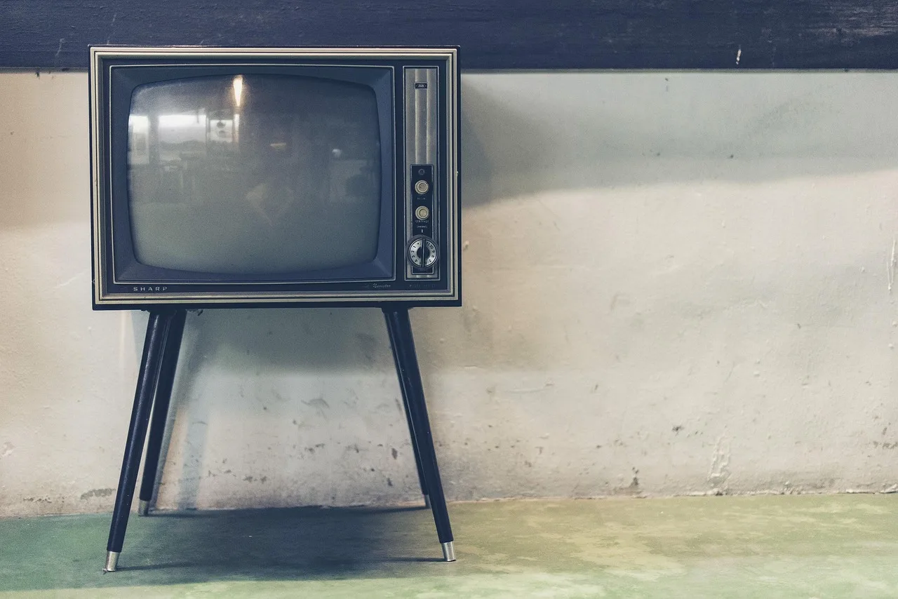 The Digital Divide: Why Passive Entertainment Outperforms Active Doomscrolling