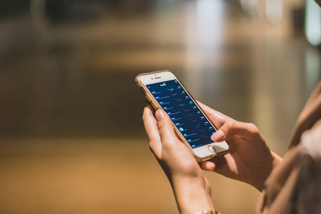 The Digital Payment Evolution: Weighing UPI Against Traditional Cards