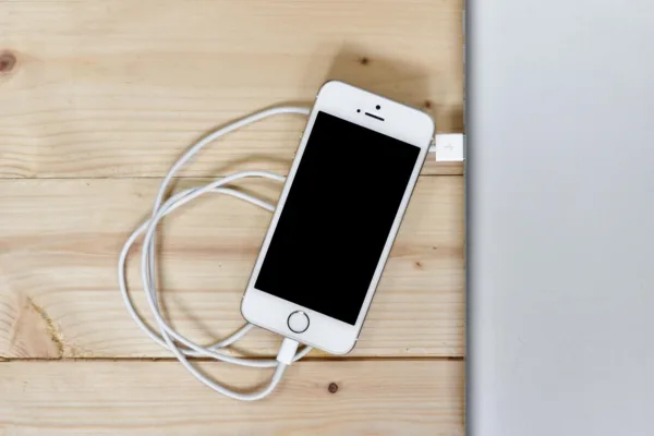 The Wireless Future: Apple's Shift Toward a Cordless iPhone Experience