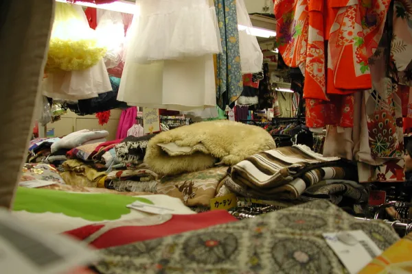 Thrift Store Summer: Canadians Pivot to Second-Hand Retail Amid Economic Uncertainty