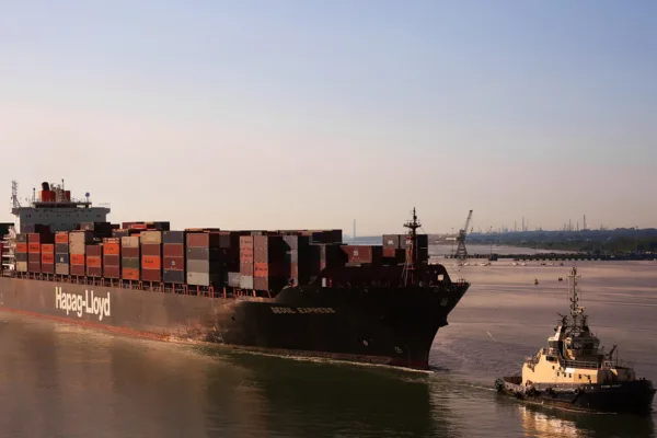 UK Exports to U.S. Plunge 25% Following Tariff Blitz