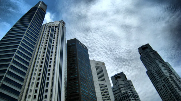US Economic Indicators Flash Mixed Signals as Inflation Rises and Growth Cools