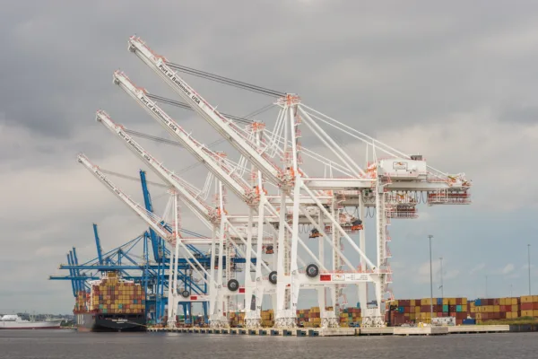 Urjit Patel Warns of Tariff Vulnerabilities Facing Indian Exports to the US