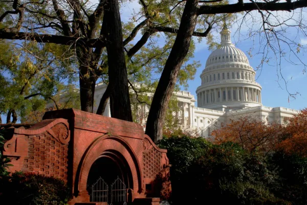 Warsh Clears an Early Hurdle on Path to Fed Chair