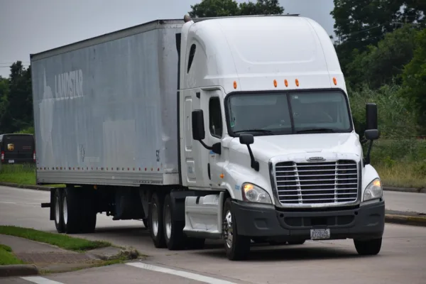 Amazon's Logistics Expansion Triggers Market Shift in Freight Industry