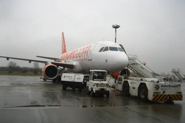 Castlelake Values Potential easyJet Offer at Minimum of $4.12 Billion