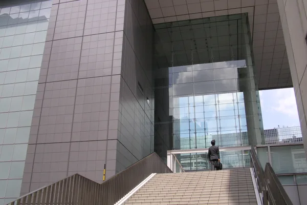 From Hollywood Producer to Treasury Secretary: The Unconventional Path of Steven Mnuchin