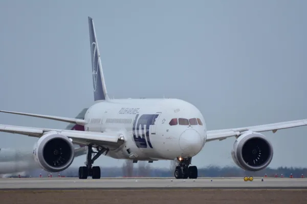 Investigation Underway After Boeing 787-9 Nose Gear Collapse at Frankfurt Airport