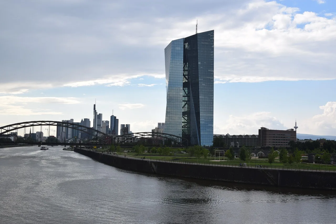 Lagarde Signals ECB Concern Over Second-Round Inflation Effects