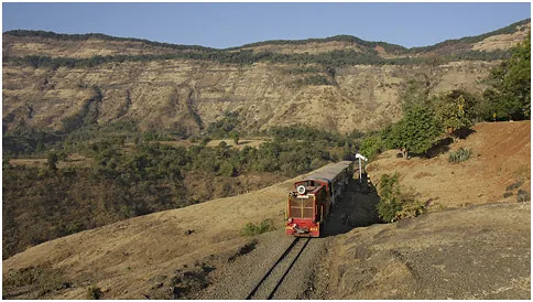 Railways Rivalry: Comparing Scenic Journeys on the Rajdhani and Vande Bharat