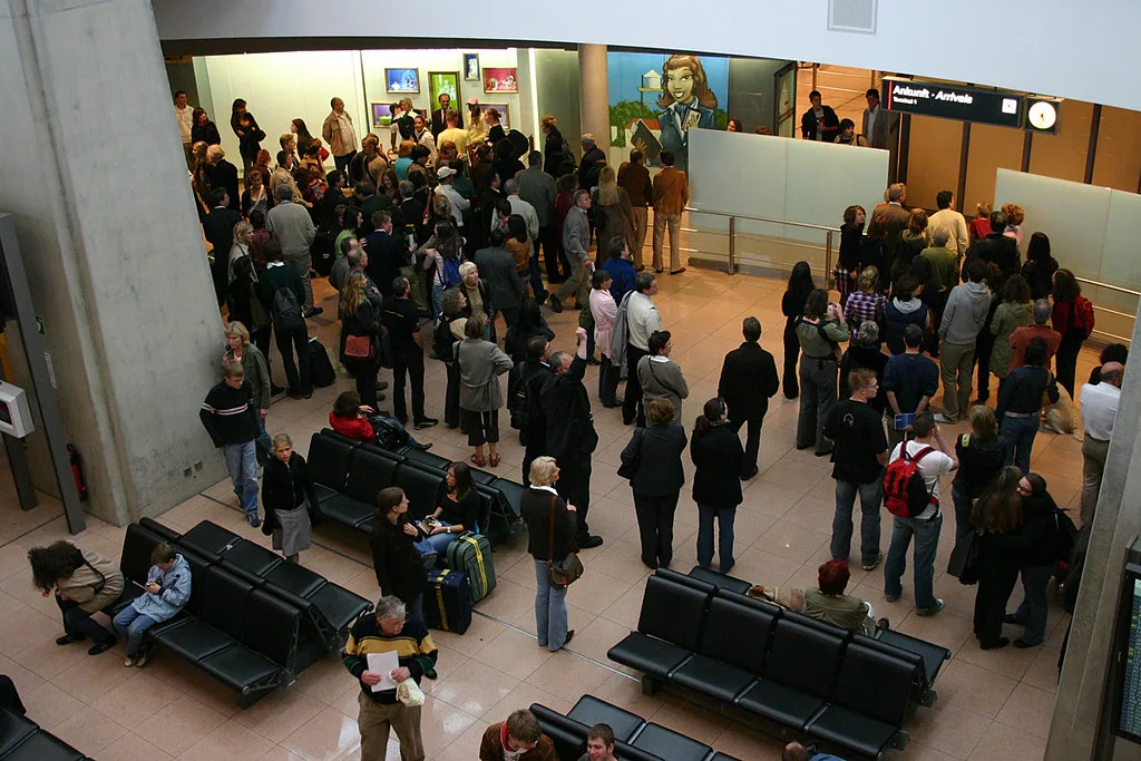 Travelers Bound for the U.K. Hit a Roadblock: Electronic Authorization System Is Down