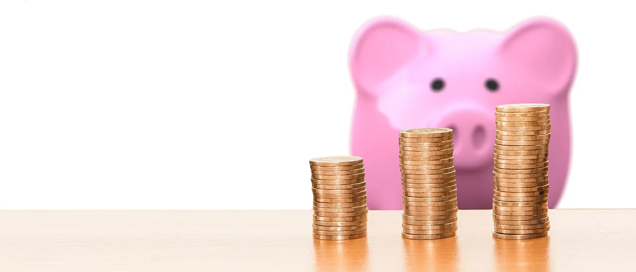 US Real Wages Decline as Inflation Outpaces Earnings Growth