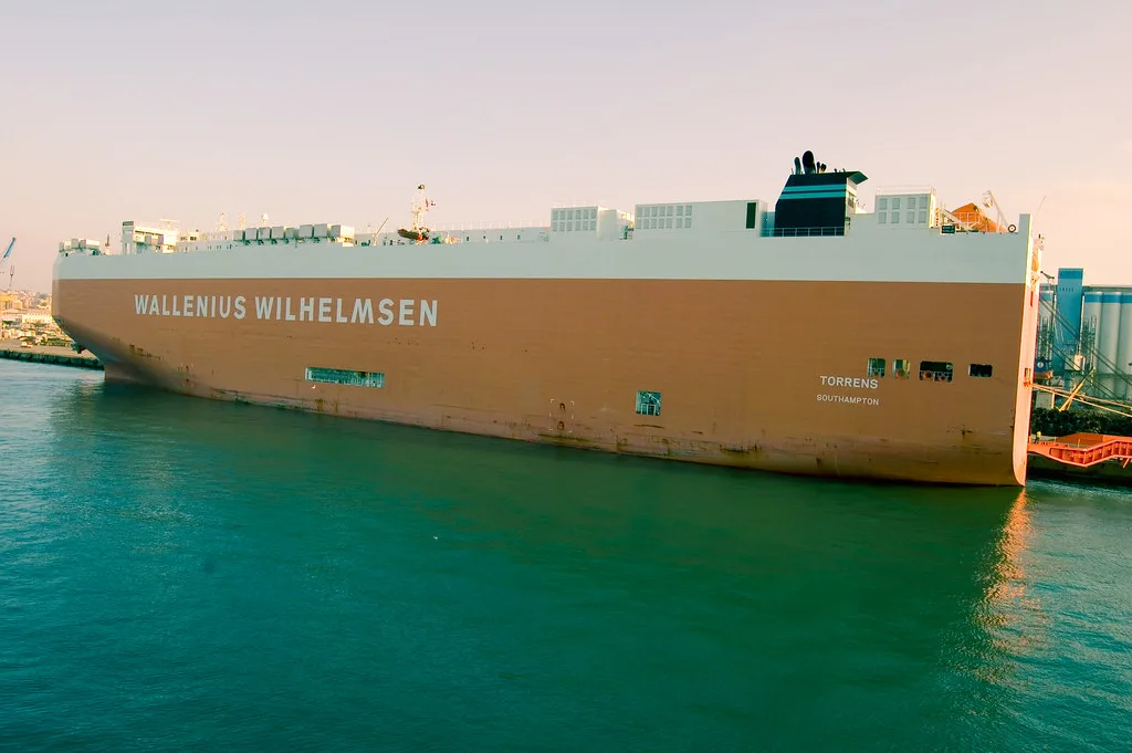 US Tariff Pressures Spark Debate Over Regulatory Reform and Economic Strategy