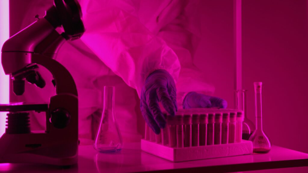 UniQure to Seek FDA Approval for Huntington's Disease Gene Therapy Following Regulatory Dispute