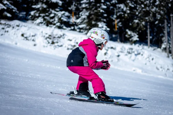Vail Resorts Lowers Earnings Outlook Amid Persistent Snowfall Deficits