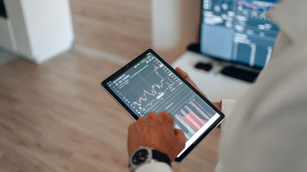 Anthropic Weighs Mandatory Employee Stock Sale Plans Ahead of Potential Public Debut
