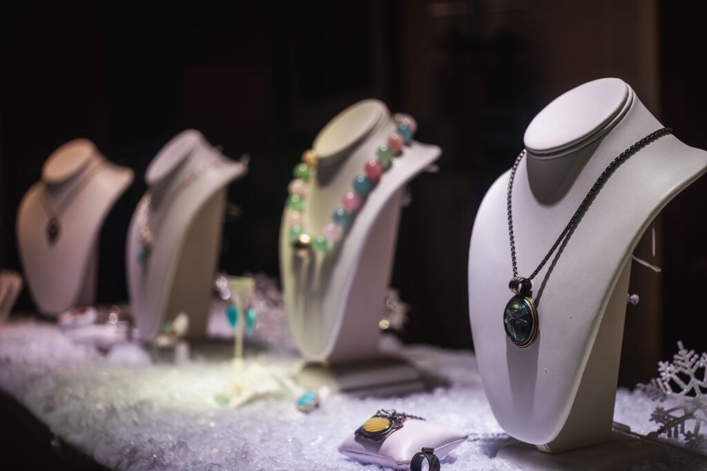 Bluestone Defies Indian Jewelry Slump with 50% Revenue Surge in Q1 FY27