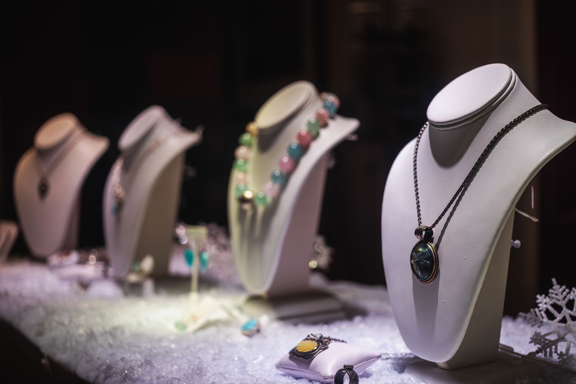 Bluestone Defies Indian Jewelry Slump with 50% Revenue Surge in Q1 FY27