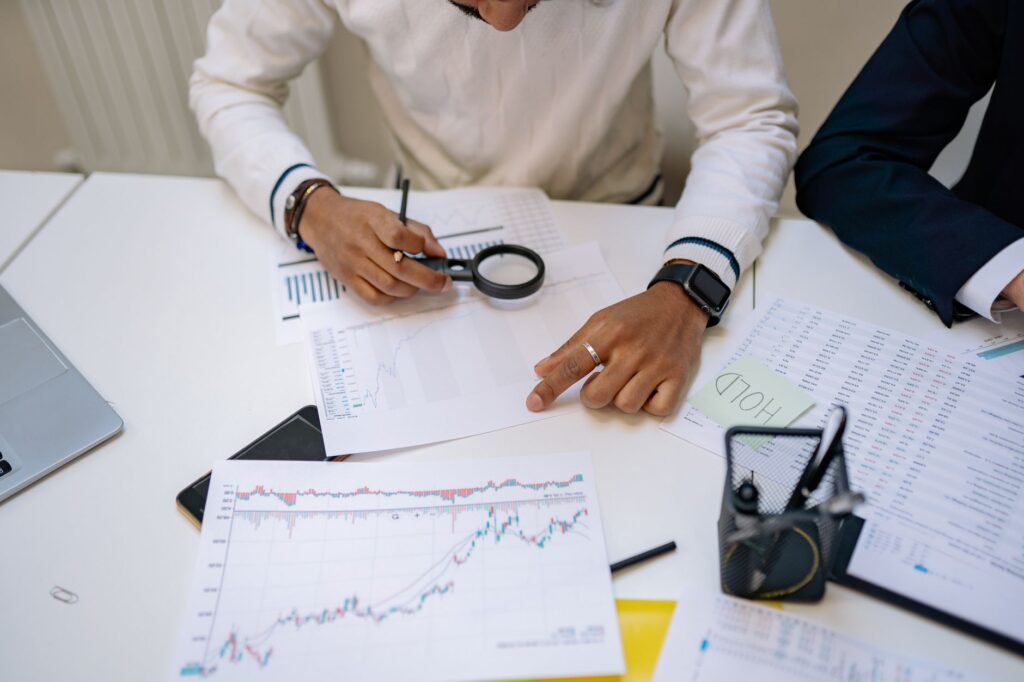 Decoding the Consensus: How The Wall Street Journal's Economic Survey Shapes Market Expectations