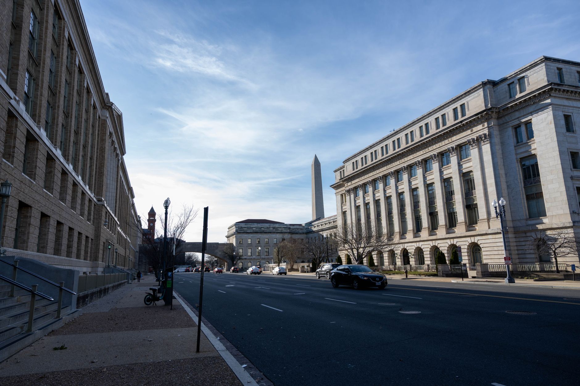 Federal Reserve Maintains Interest Rates Amid Growing Internal Dissent Over Inflation Risks
