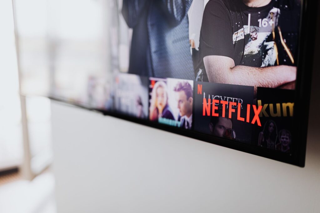 Netflix Shares Fall as Revenue Forecast Misses and Viewer Metrics Scale Back