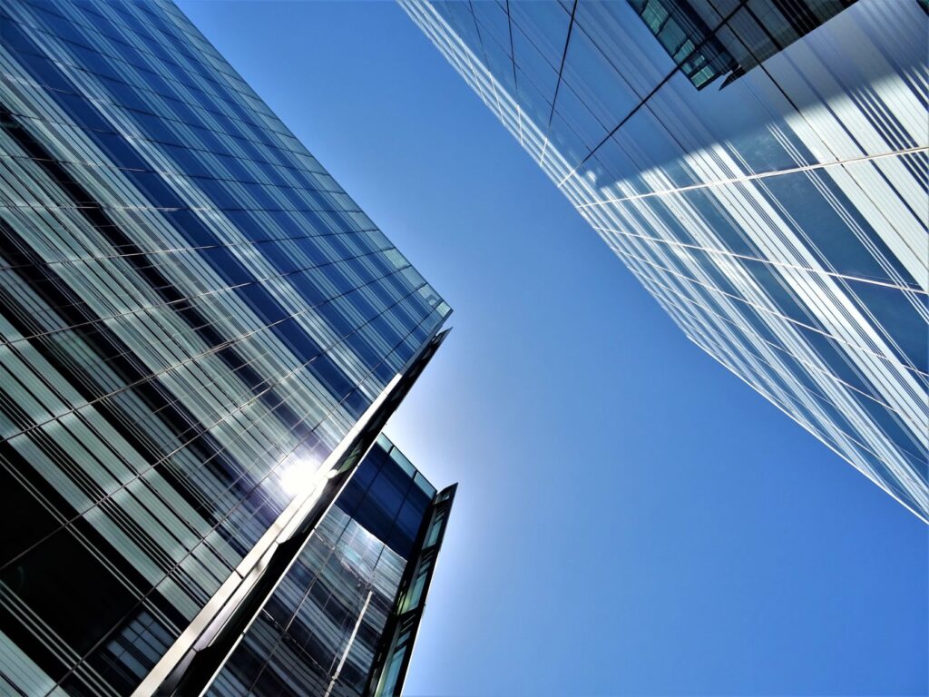 Private Banks Poised for a Rally? Experts Bullish on Banking Heavyweights