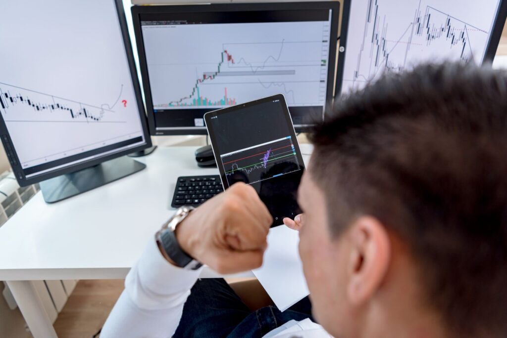 Raja Venkatraman Unveils Short-Term Trading Strategy and Top Three Stock Picks for July 24 Trading Session
