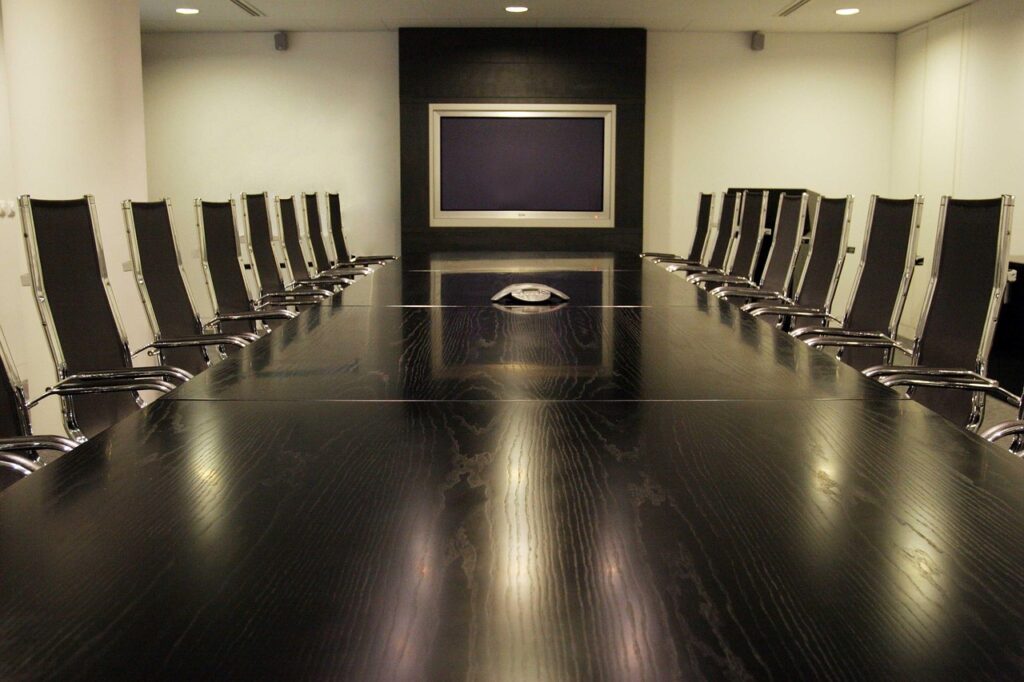 Tech Talent Reshuffle: Amazon and Microsoft Veterans Depart as F5 and Qualtrics Secure New Leadership