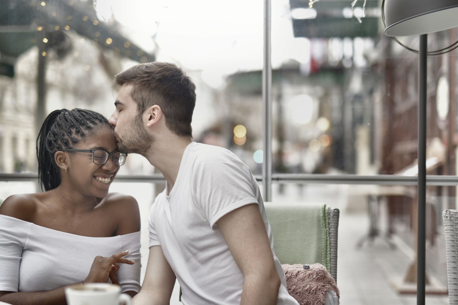 The $189 Date Night: How Young Couples Are Navigating High Costs with Casual Coffee Dates