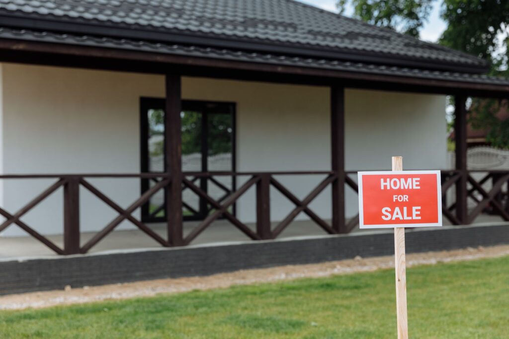 U.S. Pending Home Sales Drop 5.4% in June as High Rates Cool Demand
