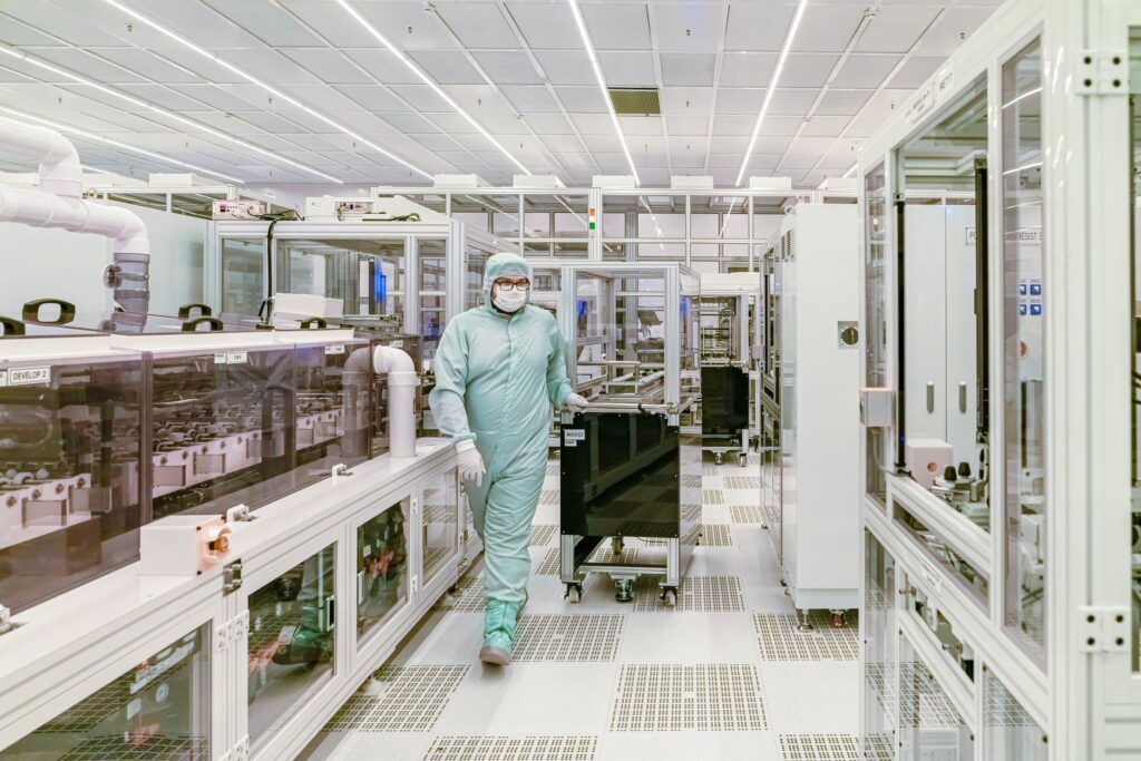 South Korea's Export Growth Moderates But Remains Resilient on Robust Chip Demand
